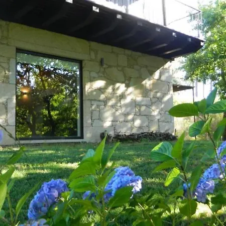 With Pool * Аркуш-ди-Валдевеш