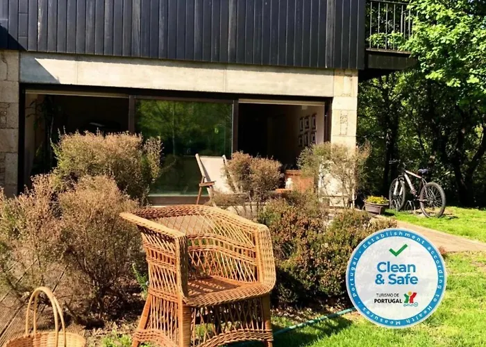 With Pool Ferienhaus *