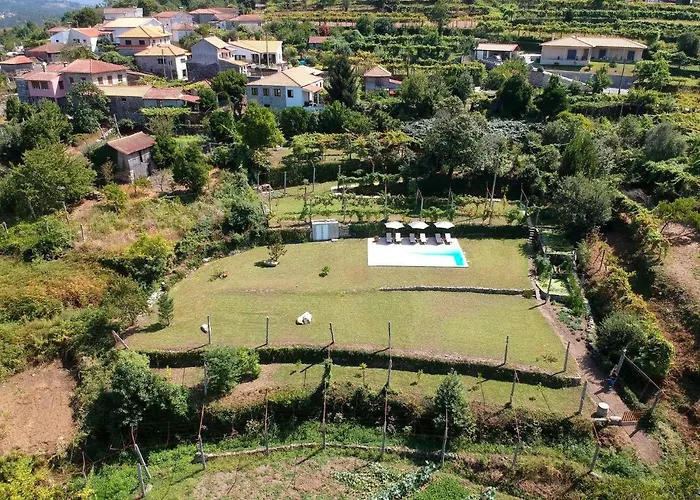 With Pool Ferienhaus Arcos de Valdevez
