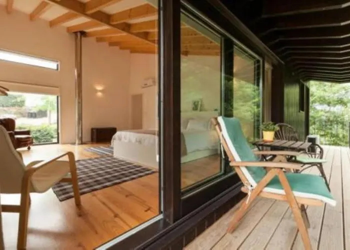 With Pool Ferienhaus